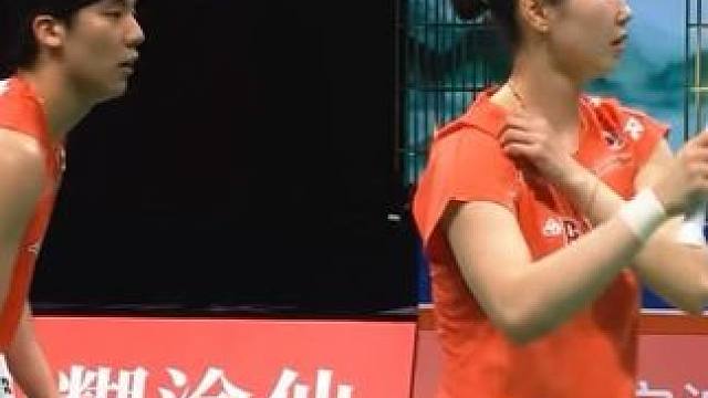 2026亚锦赛！ 四进二混双赛，日本队对韩国队，这个球算不算名场面，双方男队员都拼到拍线断，又互相做
