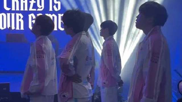 【2026LPL第二赛段组内赛 BLG VS WBG】

加妹在现场捉到了BLG在候场

 ​​​