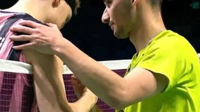 小波波夫2-0横扫安东森首夺欧锦赛男单冠军！
