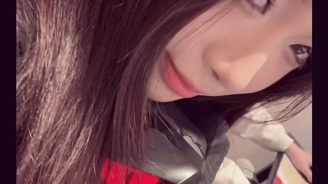 有时候挺佩服自己的 能咽下一肚子委屈