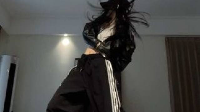 好硬核的帅舞