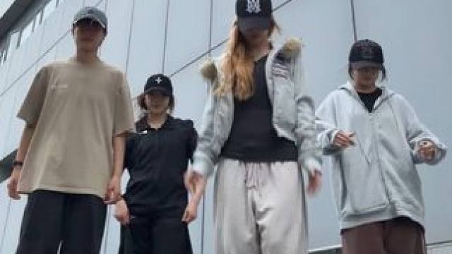 学会这个拉着朋友一起跳 #