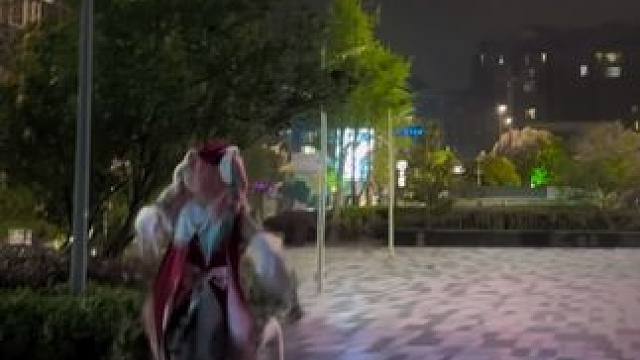 嗯宝宝，其实我在线下就是这样