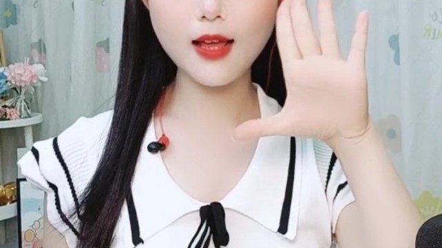 手势舞……今天肚子不舒服，唱不了歌……呜呜呜呜呜……