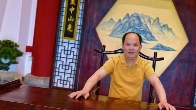 首次亮相