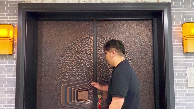 每一道线条都在诉说，家的品味与气场#中宝天一铜门