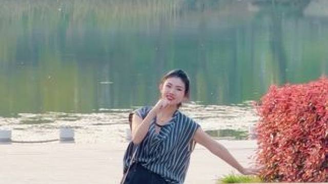 对自己有清醒的认知、迎合别人不如去做自己