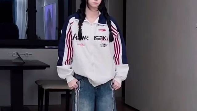 一阵强劲的鼓点来袭..