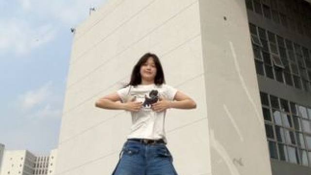 初中老爱这首和lovesick girls了