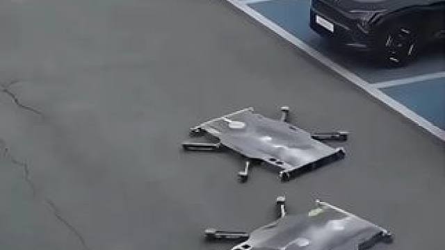 看你以后还敢不敢乱停车 看你以后还敢不敢乱停车