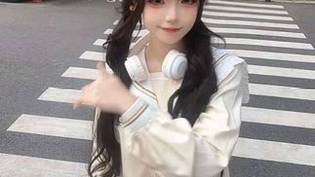 幼稚园老大出街！谁敢惹！！！