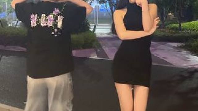 当你和你闺蜜完全不同风格be like…