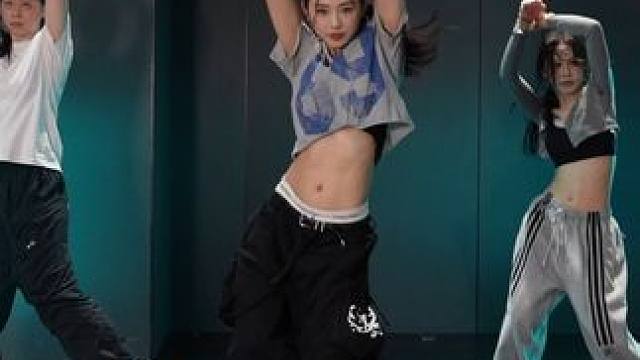 舞蹈基础脸就不基础