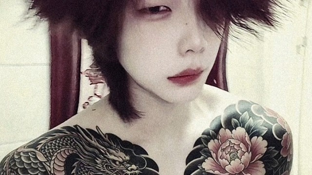 我以为时间会治愈一切 后来才发现 它只是让人习惯一切.