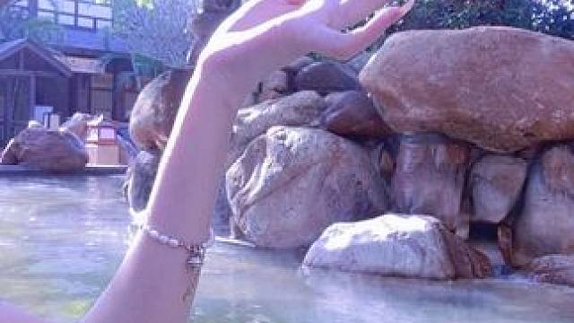 一起来感受阳光的明媚温暖吧 能告诉我你是喜欢纯享版手指舞还是露脸的手指舞么？喜欢不露脸的扣1 喜欢