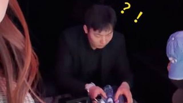 店员:拉长耳朵提高警觉！