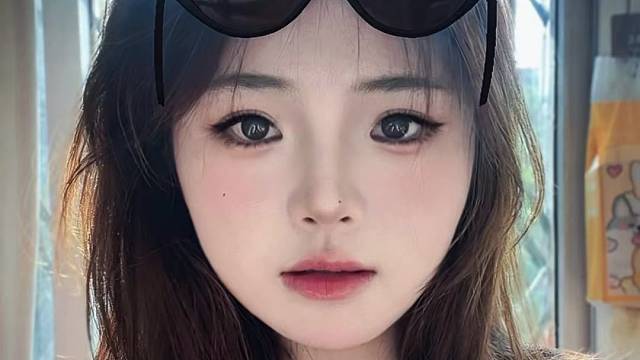 你撒谎的样子好假 可我不想揭穿
