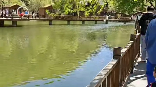 人山人海