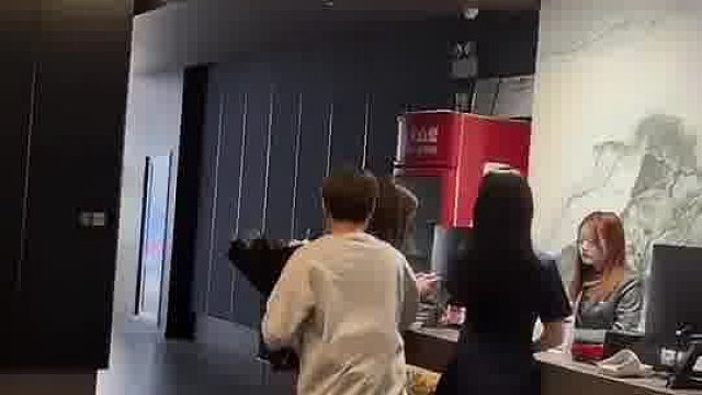他在下一盘很大的棋