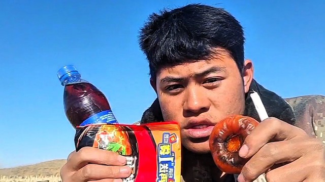 柿子泡面百事可乐