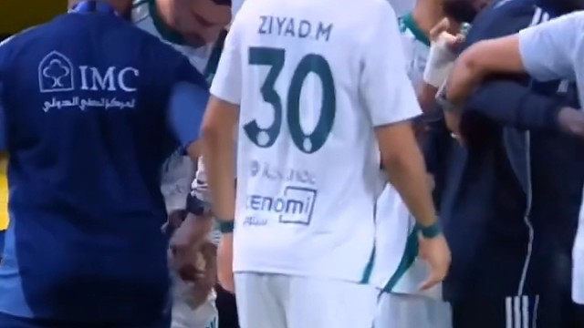 足球