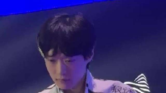 一些拍手登场环节，你看好哪支队伍获胜呢今天？

 ​​​