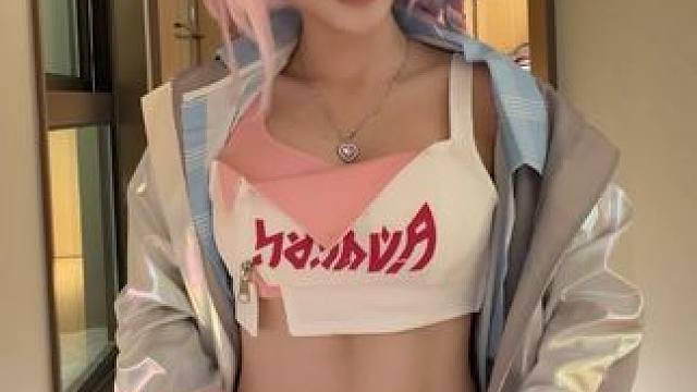 coser的造假能力不可小觑… 昨天出银狼露肚子蹿了一晚上……今天露个假的吧 
 #