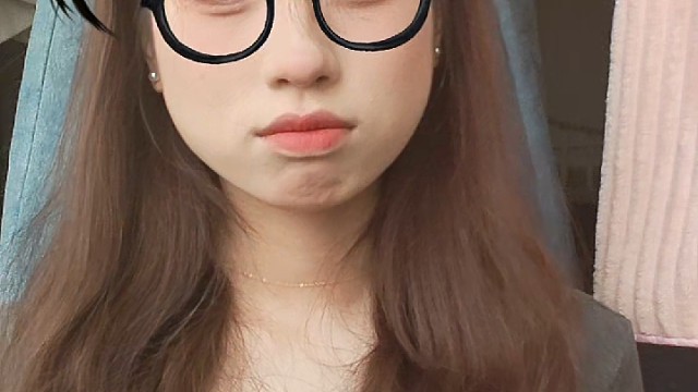 你把右手放在我左肩