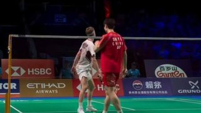 状态火热石宇奇2-0击败安东森，为中国队拿下第一分