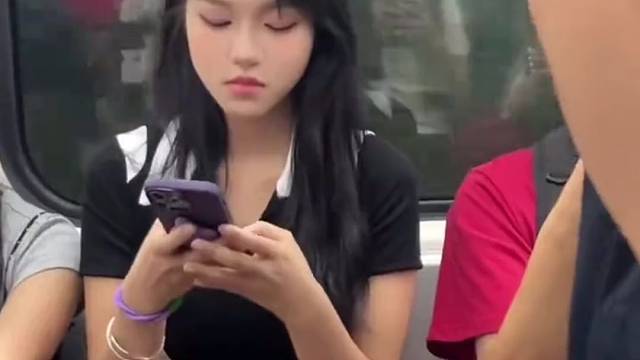 肉眼可见的脸红