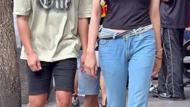 街头搞笑之整蛊美女迷惑记