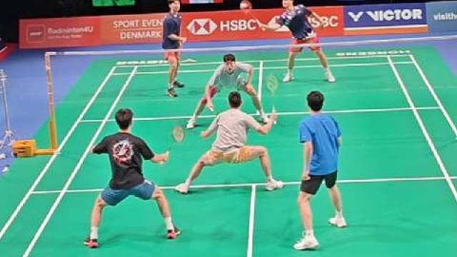 国羽男队首次适应性训练

继女队之后，国羽男队也来到比赛场地进行训练 ，积极备战。

 ​​​