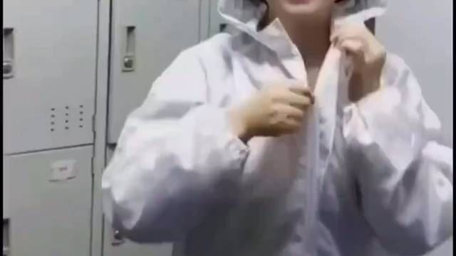 被工作服封印的身材