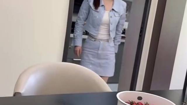 完了！你要乐死她