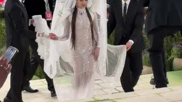 260505 MetGala2026年红毯活动LALISA相关视频多则

cr.Entertainm
