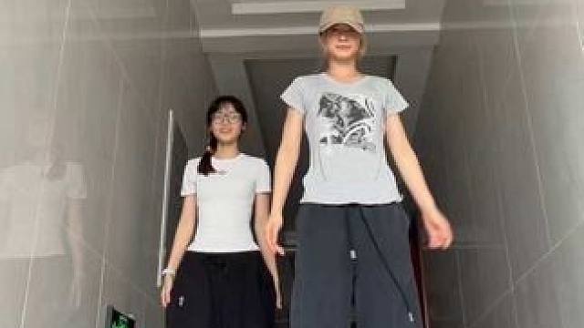 叽里呱啦说啥呢 ！给我点赞