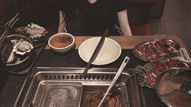 如果赚钱不是为了吃好吃的！！！！那是为了什么！！！