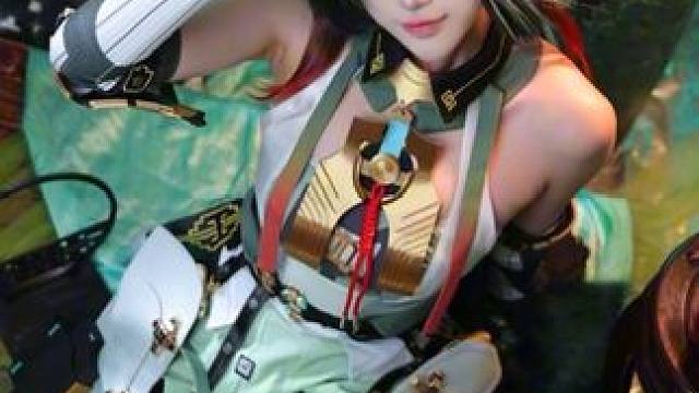 何必一厢旧梦悠悠入我心