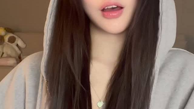 你好，我是个骗子。