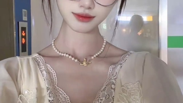 骗你的 我要钱要礼物要爱还要你给我当狗