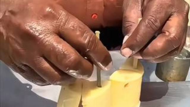 纯手工制作的冰激凌，一看就很卫生 纯手工制作的冰激凌，一看就很卫生