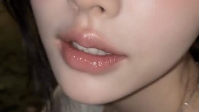 下次我可要咬你了哦
