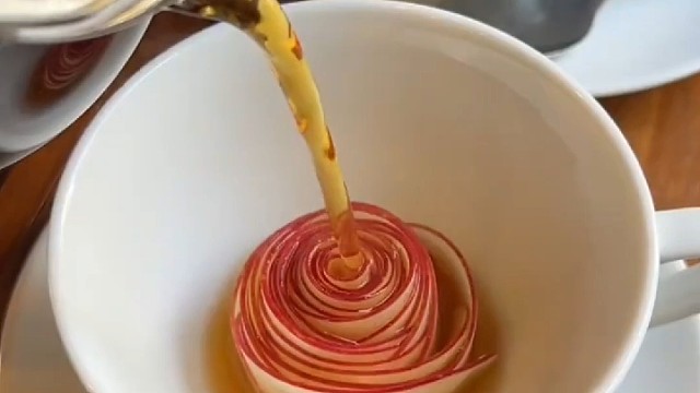 水倒下去的那一刻真好看