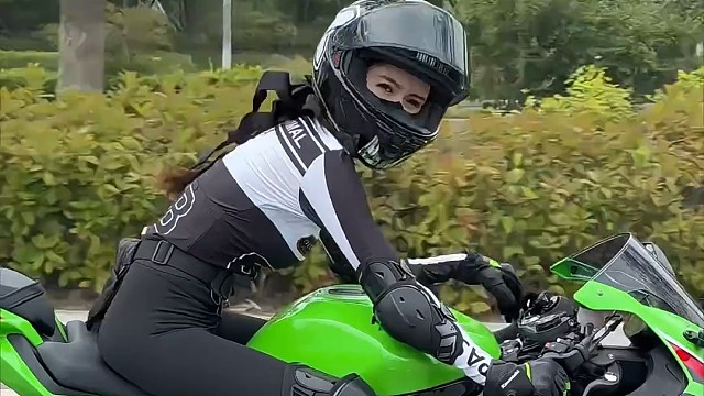 超飒女骑士
