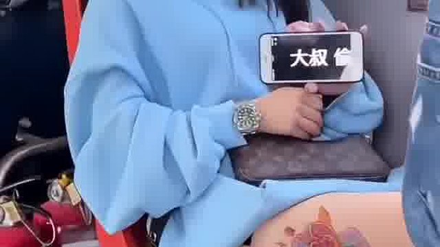 我一直在看窗外风景，被误解了哎