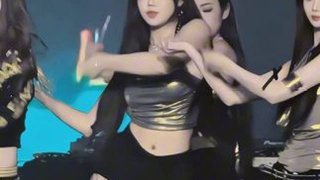 死丫头真有劲