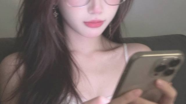 给你的巴掌和吻痕 都是我送你的礼物