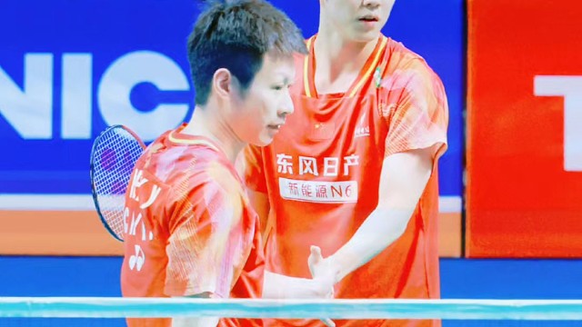 何济霆/任翔宇险胜晋级，复仇双胞胎组合 挺进八强