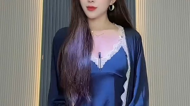 美女热舞