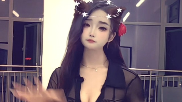 听话就把头上的小红花送给你